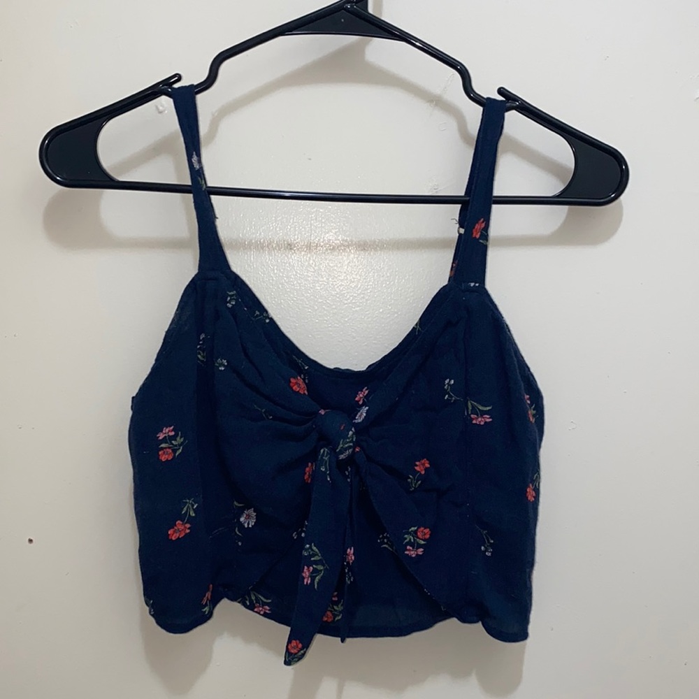 Hollister top